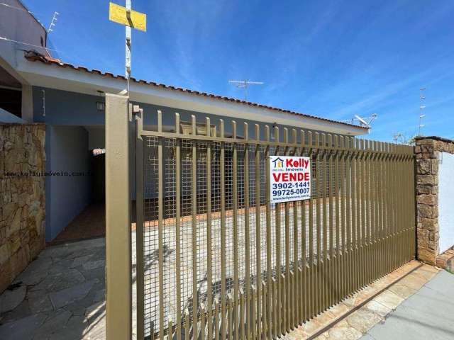 Casa para Venda em Presidente Prudente, Jardim Aviação, 3 dormitórios, 1 suíte, 3 banheiros, 2 vagas