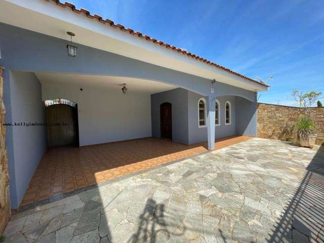 Casa para Venda em Presidente Prudente, Jardim Aviação, 3 dormitórios, 1 suíte, 3 banheiros, 2 vagas