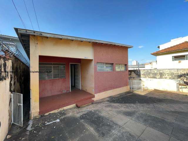 Casa para Venda em Presidente Prudente, Jardim Bongiovani, 3 dormitórios, 1 banheiro, 3 vagas