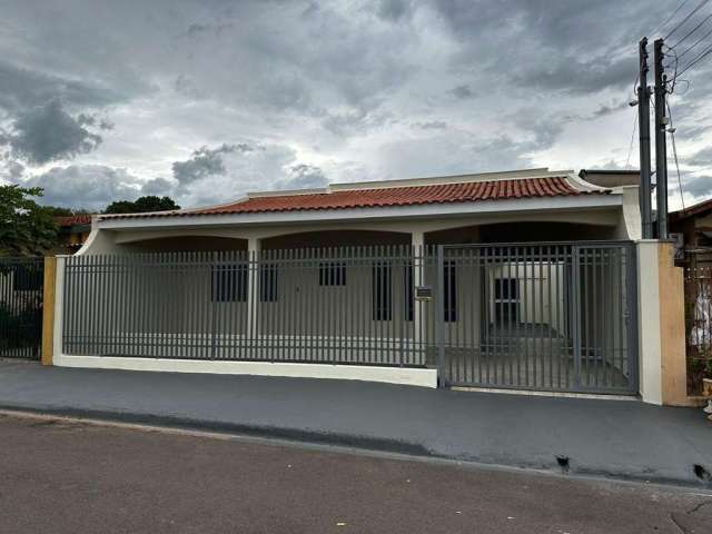 Casa para Venda em Presidente Prudente, Parque Furquim, 4 dormitórios, 1 suíte, 3 banheiros, 2 vagas