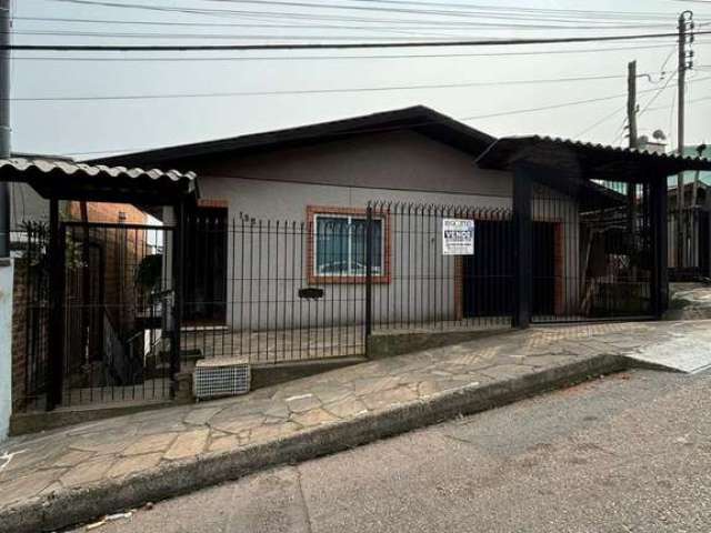 Casa com 6 quartos à venda no Santa Fé, Caxias do Sul  por R$ 450.000