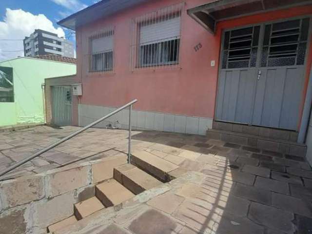 Casa com 2 quartos à venda no Rio Branco, Caxias do Sul  por R$ 420.000