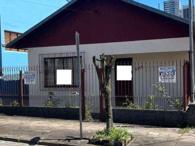 Casa com 4 quartos à venda na Nossa Senhora de Lourdes, Caxias do Sul  por R$ 480.000