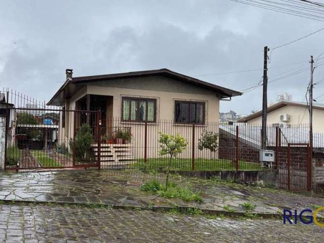 Casa à venda no Cruzeiro, Caxias do Sul  por R$ 499.000