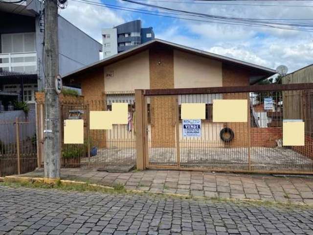 Casa com 5 quartos à venda no Madureira, Caxias do Sul  por R$ 689.000