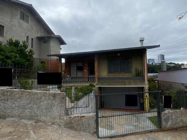 Casa com 3 quartos à venda no Salgado Filho, Caxias do Sul  por R$ 650.000