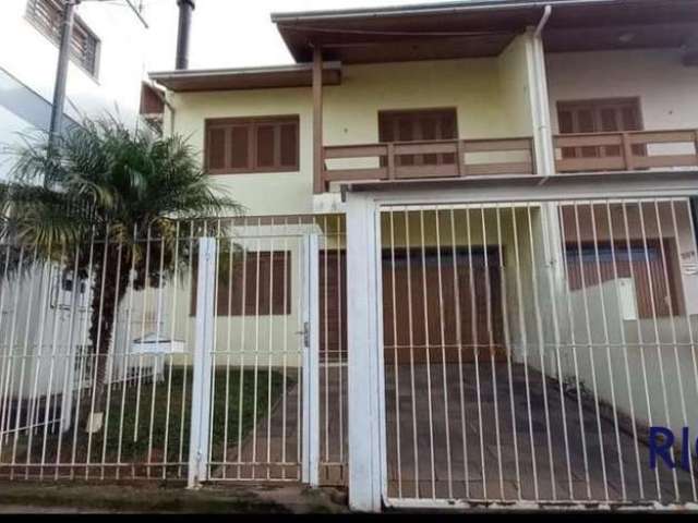 Casa com 3 quartos à venda no Petrópolis, Caxias do Sul  por R$ 460.000