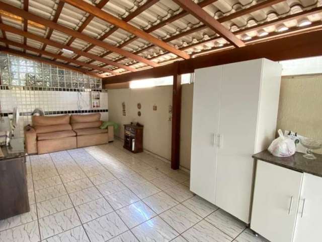 Apartamento Garden com 2 dormitórios para alugar, 109 m² por R$ 4.098,54/mês - Buritis - Belo Horizonte/MG