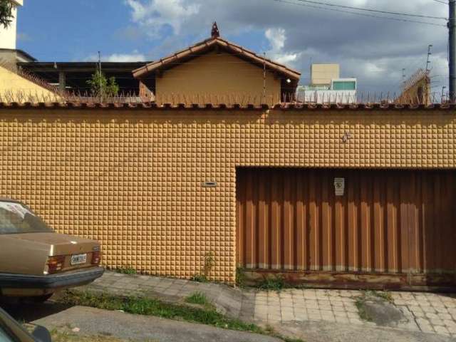 Casa com 4 quartos à venda na Rua Voluntários da Pátria, --, Ipiranga, Belo Horizonte por R$ 620.000