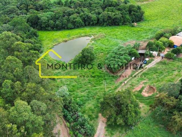 Sitio 5,5 alq. (13,31 há)  à Venda em Itapetininga/SP