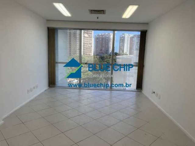 Sala à Venda no Edifício Blue Chip - Barra da Tijuca, com 28m² por R$170.000,00