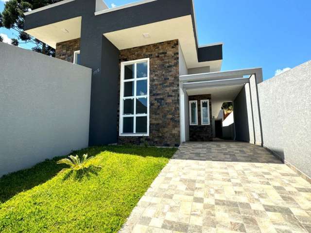 Linda casa no bairro Santa Terezinha com acabamento diferenciado