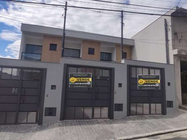 Sobrado Novo em Parque Cisper - 03 Dormitórios e 112m² de Conforto e Estilo