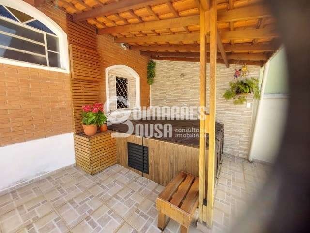 Casa com 3 quartos à venda no Jardim Sagrado Coração de Jesus, Jundiaí  por R$ 755.000