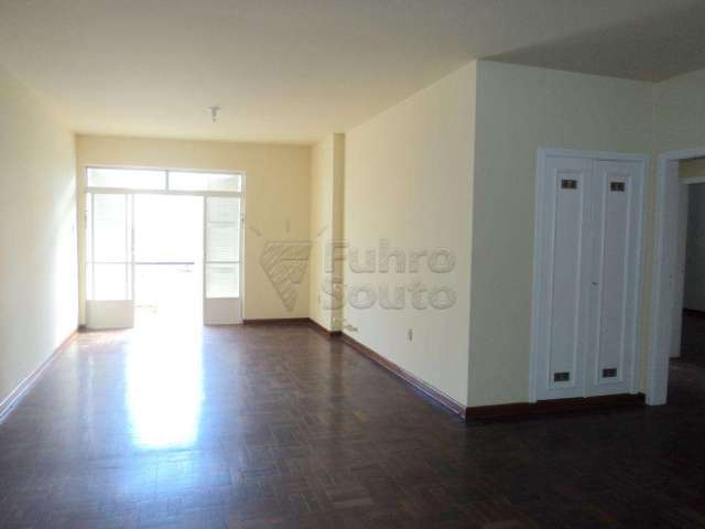 Apartamento Amplo de 206m² no Edifício Residencial Sulbanco ? Espaço e Conforto no Centro de Pelotas!