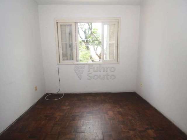 Apartamento amplo e bem localizado na avenida Bento Gonçalves!