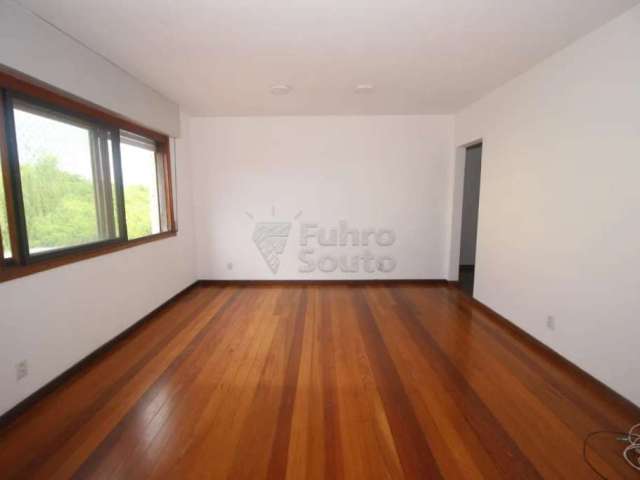 Apartamento com 3 dormitórios no Edifício Araucária