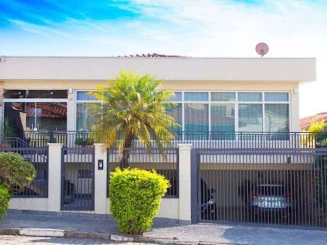 Casa com 4 dormitórios à venda, 325 m² por R$ 1.800.000,00 - Centro - Atibaia/SP