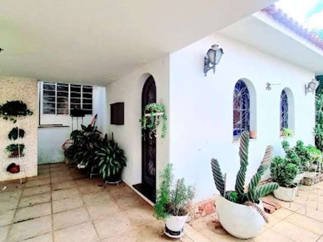 Casa com 3 dormitórios à venda, 168 m² por R$ 650.000,00 - Centro - Atibaia/SP