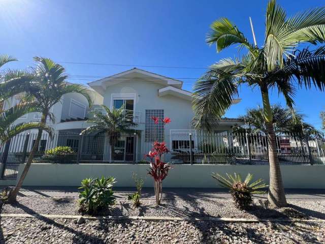 Casa à venda no bairro Praia de Fora - Palhoça/SC