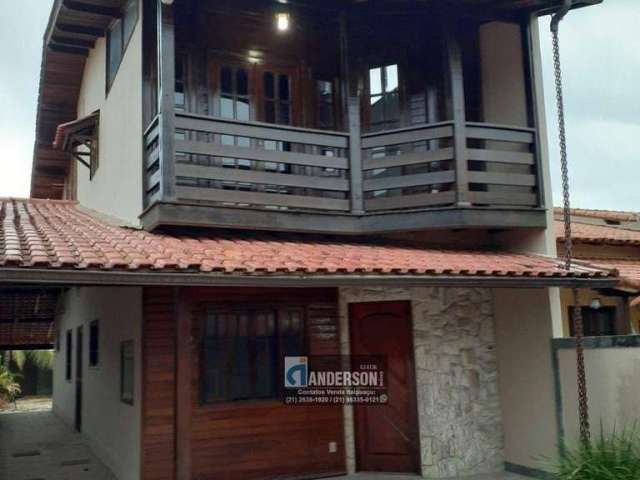 Excelente casa com 3 quartos, piscina, churrasqueira e sauna.