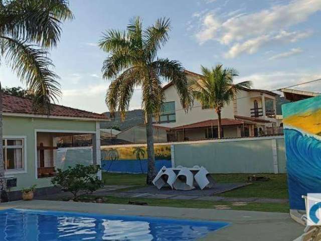 Casa com 2 dormitórios à venda, 350 m² por R$ 850.000,00 - Itaipuaçu - Maricá/RJ