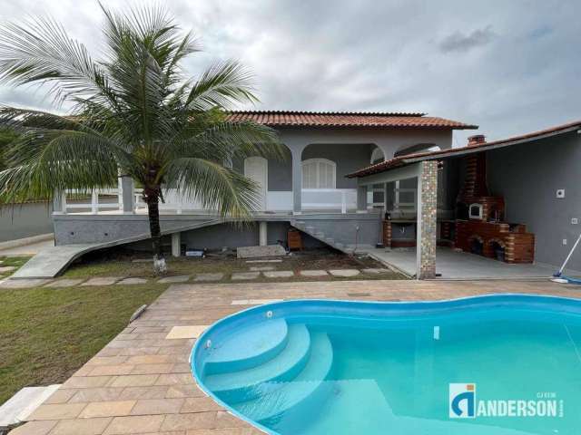 Excelente casa 4 Quartos (1 suíte) com churrasqueira e Piscina em Itaipuaçu