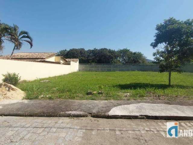 Excelente terreno em condomínio fechado, com 360m²