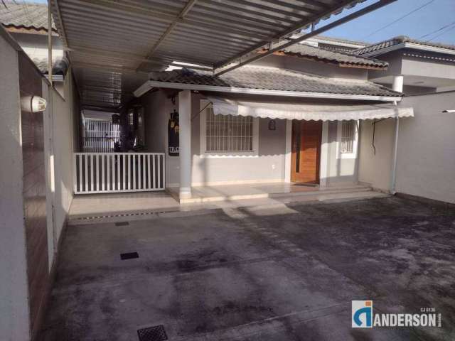 Excelente casa 2 Quartos (1 suíte) com piscina no Jd. Atlântico Oeste