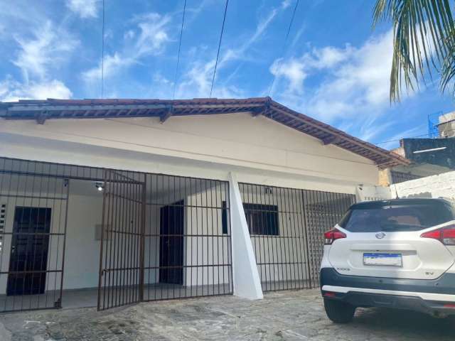 Casa com 3 quartos para alugar na Rua Luiz José Batista, Jardim Cidade Universitária, João Pessoa, 320 m2 por R$ 3.000 Por Ano