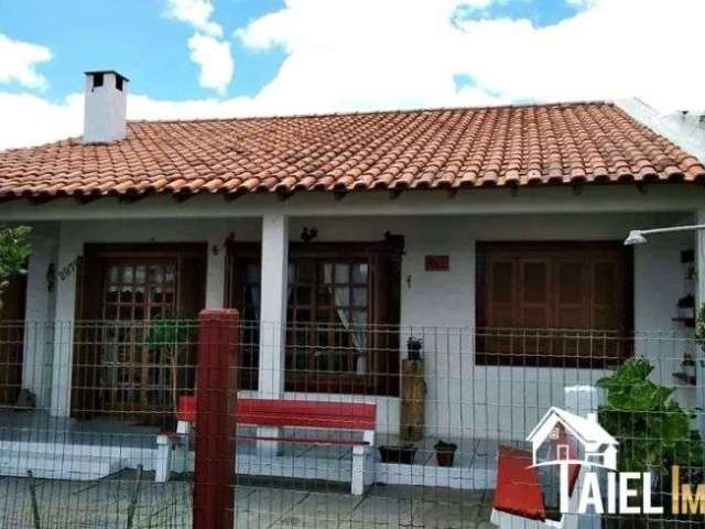 Casa com Anexo a menos de 150m da Praia no Centro de Cidreira/RS