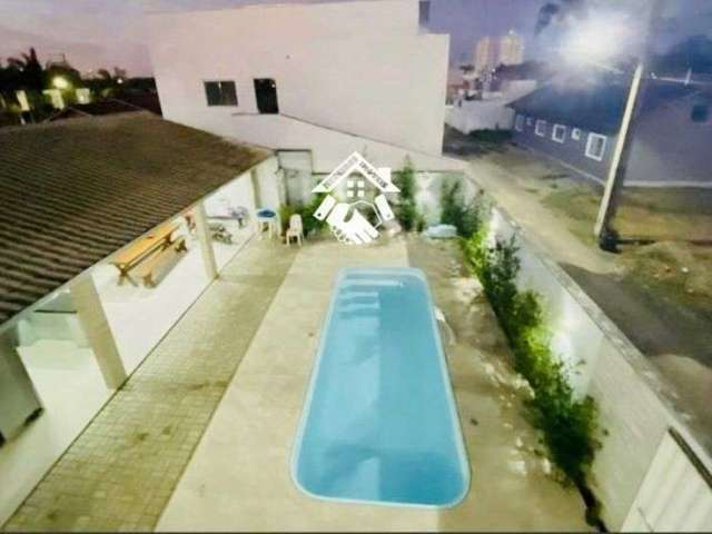 Casa mobiliada - com 04 dormitórios - e piscina - localizada em balneário piçarras