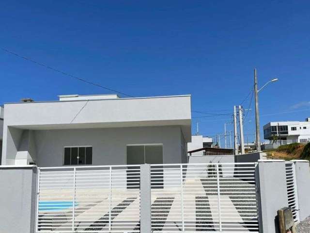 Espaçosa Casa de Praia em Itajuba: 3 Dormitórios, Jardim de Inverno e Piscina