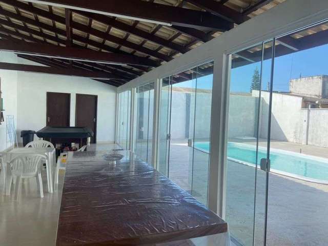 Casa de Alto Padrão na Penha: Conforto e Lazer à Beira-Mar