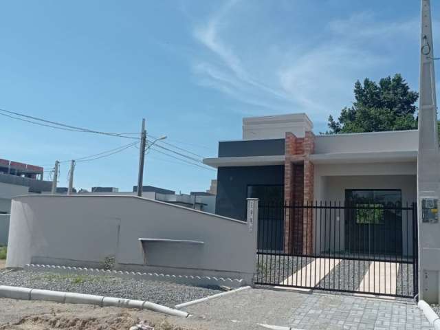 Casa geminada em Itajuba: 2 dormitórios e quintal espaçoso!