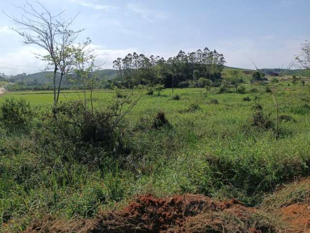 Área de 22.150m² com luz, em Barra Velha, pronto para investir