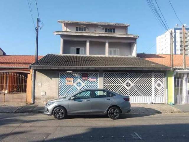 Sobrado com 4 dormitórios e 2 suites