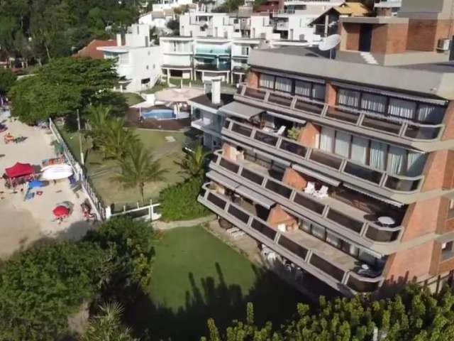 Excelente apartamento pé na areia, no centro de Bombinhas