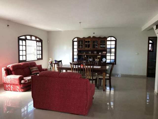 Casa com 3 dormitórios à venda, 312 m² por R$ 895.000,00 - Vila Lavínia - Mogi das Cruzes/SP