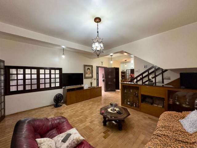 Casa com 3 dormitórios à venda, 260 m² por R$ 1.200.000 - Chácara das Flores - Mogi das Cruzes/SP