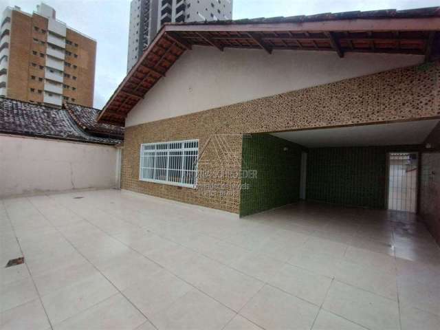 Oportunidade. casa isolada, 100m da praia, 3 dorm,4vgs, edícula c/ banheiro.