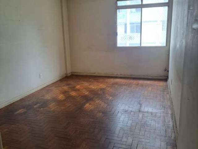 Ed. Perimetral - Excelente Apto. de 02 Dormitórios - 70m²  Útteis c/ Vaga de garagem;