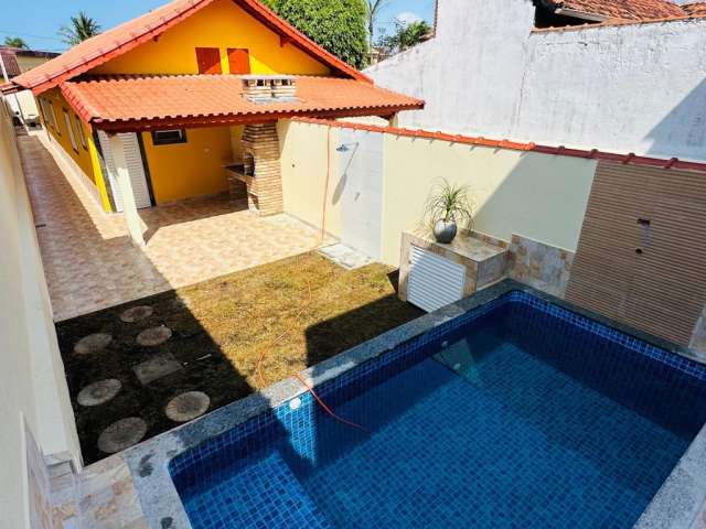 Linda Casa lado praia para venda em Mongaguá