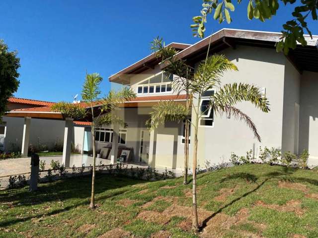 Santa Olívia - Casa em lote amplo Condominio Santa Olivia