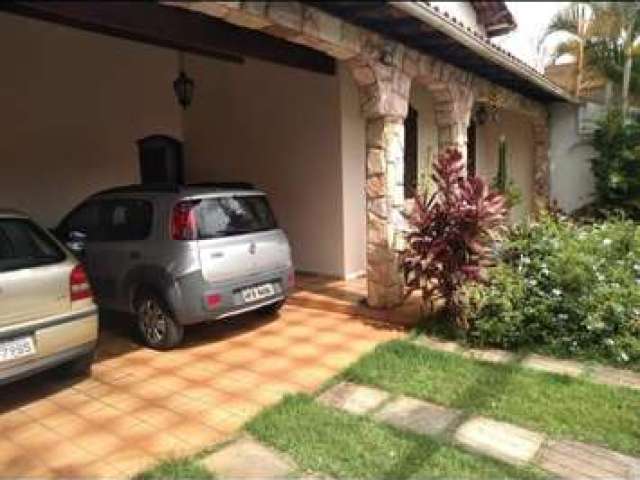 Casa com 3 quartos à venda na Rua Desembargador Leão Starling, 199, Ouro Preto, Belo Horizonte por R$ 1.300.000