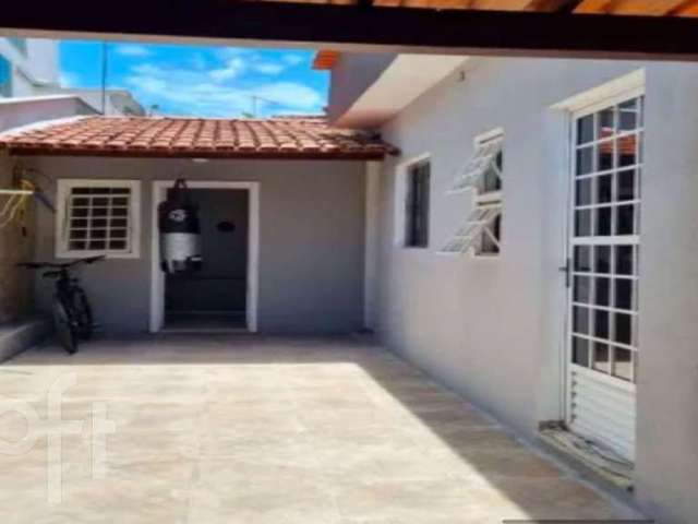 Casa com 3 quartos à venda na Rua Pedra Coral, 221, Piratininga (Venda Nova), Belo Horizonte por R$ 420.000