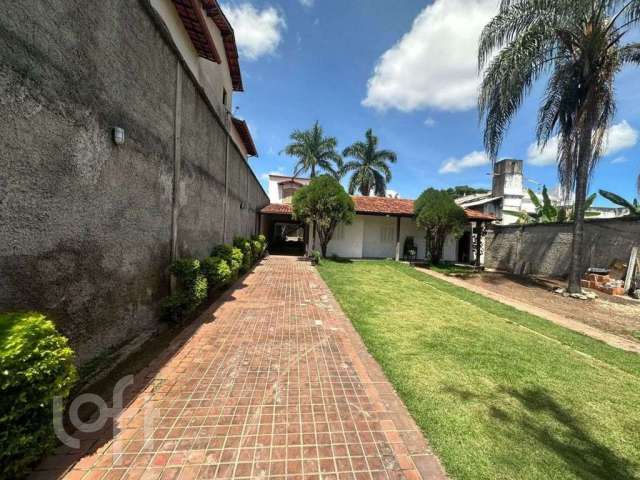 Casa com 3 quartos à venda na Quatro, 151, Tropical, Contagem por R$ 1.378.000