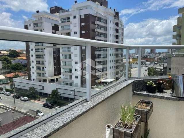 A melhor cobertura do bairro N. Sra. Rosário com 3d sendo 1suíte, TERRAÇO e 2 vagas de garagem!