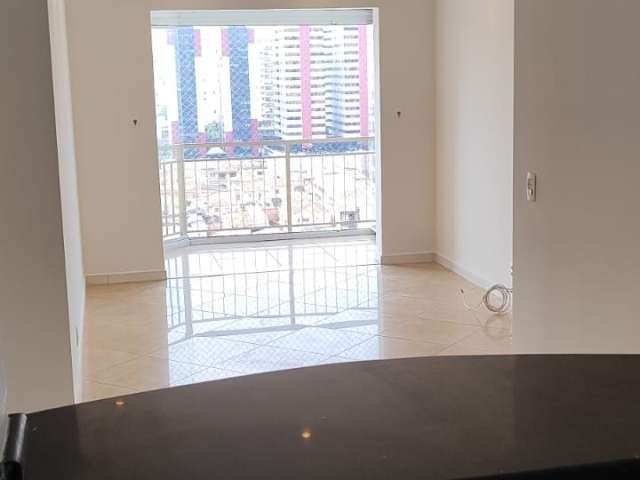 Vendo apartamento com   92 metros na saúde com 2 quartos, mais quarto de empregada, sala, cozinha, banheiro com móveis em todos os ambientes