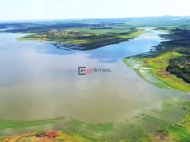 Chácara à venda/permuta,  R$. 600.000,00 , medindo 2.900 m2, contendo casa com piscina, lago, galpã